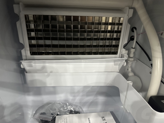BLG Commercial 40kg/24h Cube Ice Machine 8kg Storage Capacity 220V Energy Saving Compressor Plug Customizable Automatic